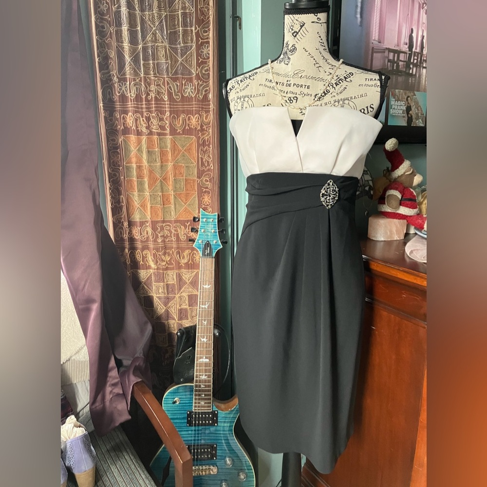 White House Black Market Strapless Dress